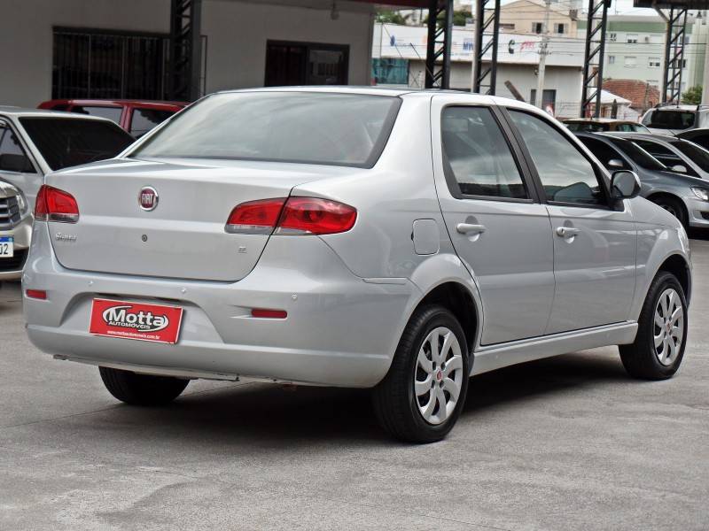 FIAT - SIENA - 2015/2015 - Prata - R$ 39.800,00