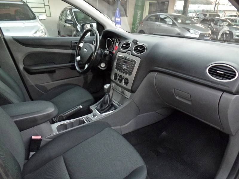 FORD - FOCUS - 2013/2013 - Prata - R$ 44.800,00