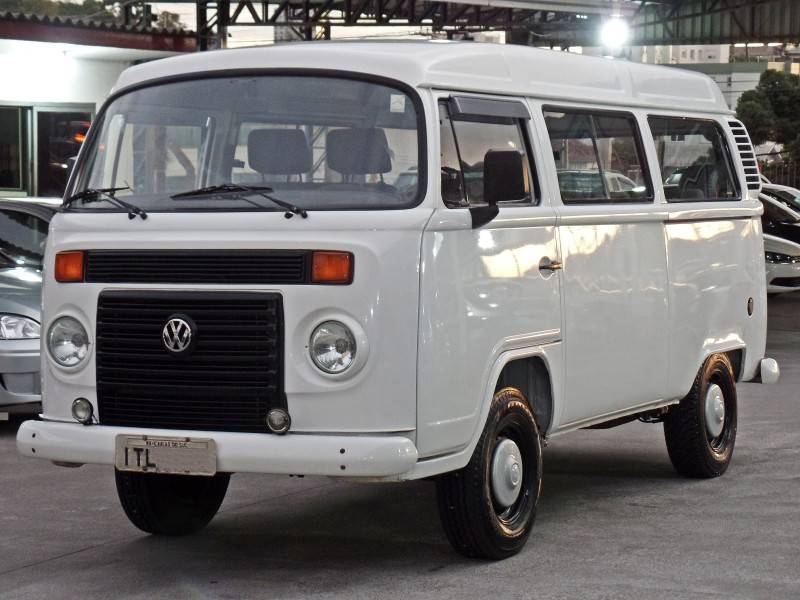 VOLKSWAGEN - KOMBI - 2011/2012 - Branca - R$ 52.800,00