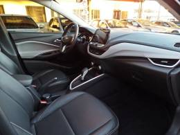 CHEVROLET - ONIX - 2023/2024 - Prata - R$ 110.800,00