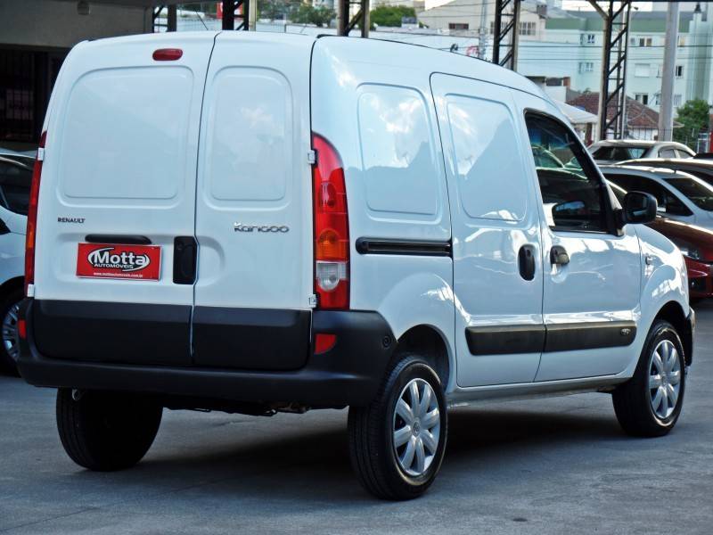 RENAULT - KANGOO - 2015/2016 - Branca - R$ 47.800,00