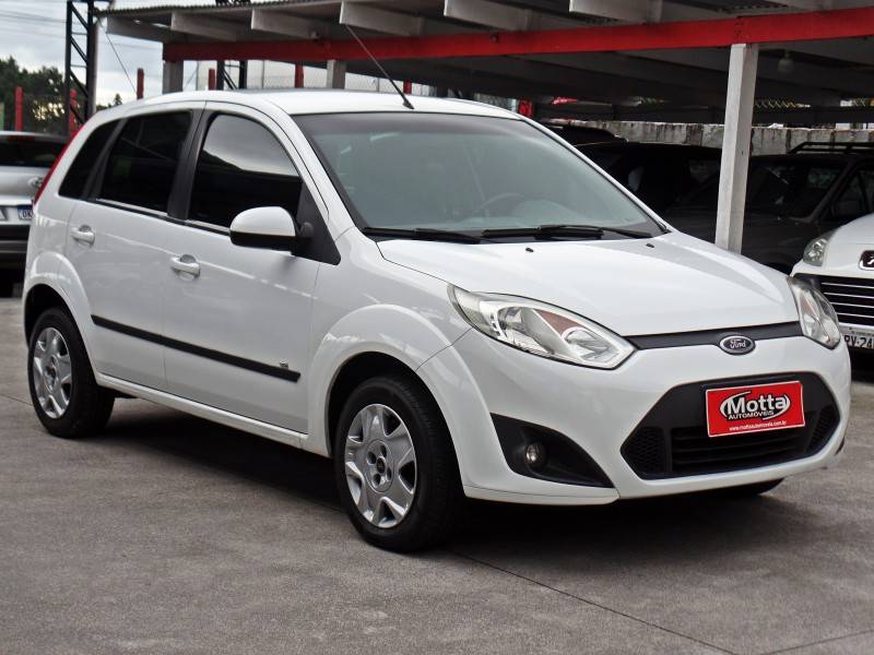 FORD - FIESTA - 2013/2014 - Branca - R$ 37.800,00