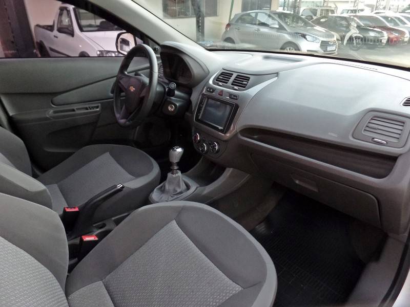 CHEVROLET - COBALT - 2015/2015 - Prata - R$ 47.800,00