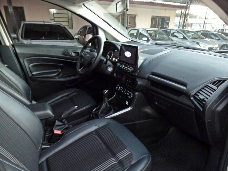 FORD - ECOSPORT - 2017/2018 - Prata - R$ 75.800,00