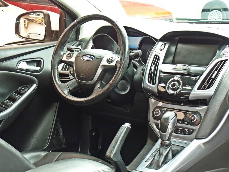 FORD - FOCUS - 2015/2015 - Branca - Sob Consulta