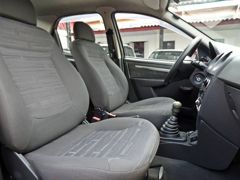 CHEVROLET - PRISMA - 2010/2011 - Preta - R$ 30.800,00