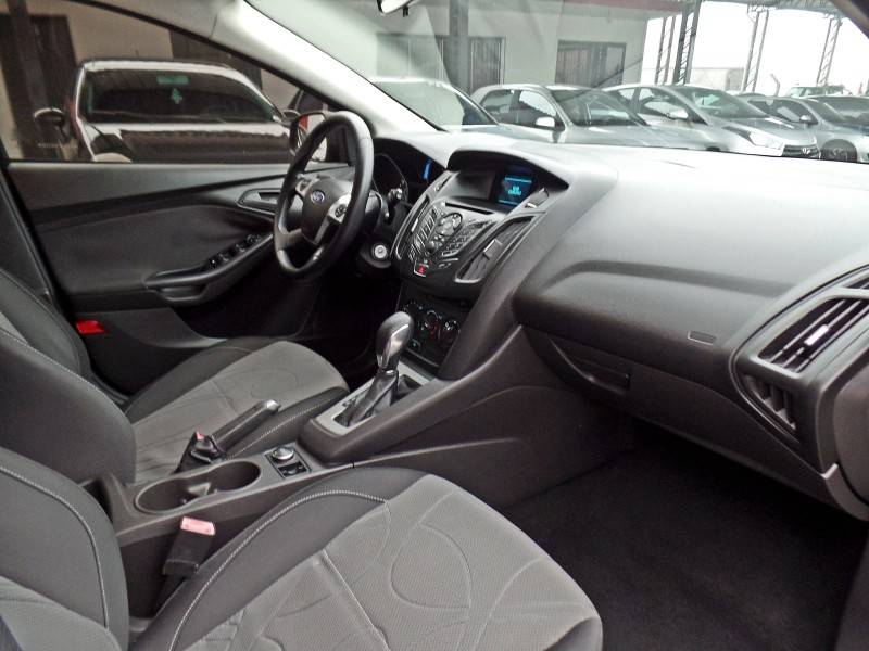 FORD - FOCUS - 2013/2014 - Azul - R$ 52.800,00
