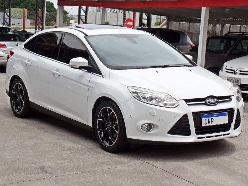 FORD - FOCUS - 2015/2015 - Branca - Sob Consulta