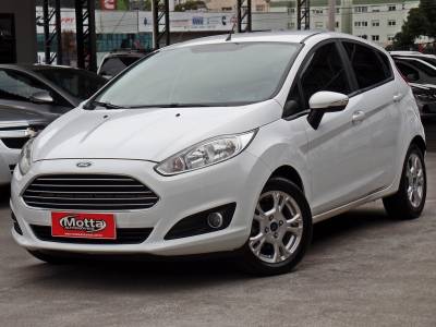 FORD - FIESTA - 2014/2015 - Branca - R$ 47.800,00
