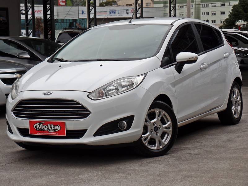 FORD - FIESTA - 2014/2015 - Branca - R$ 47.800,00