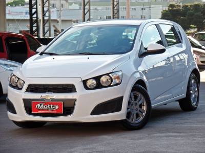CHEVROLET - SONIC - 2012/2013 - Branca - R$ 39.900,00