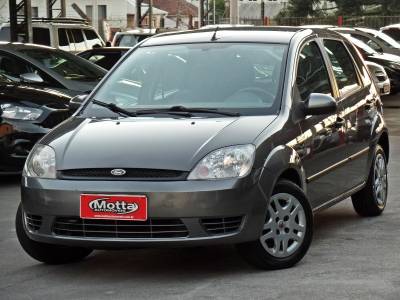 FORD - FIESTA - 2004/2004 - Cinza - R$ 21.900,00