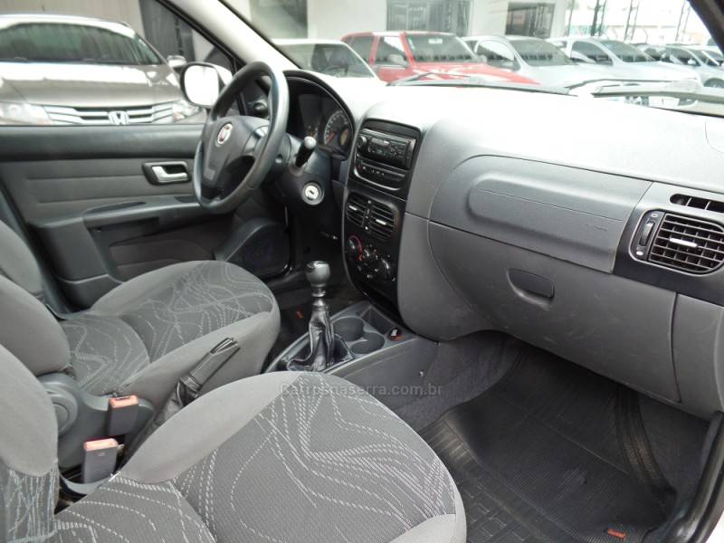 FIAT - SIENA - 2015/2015 - Prata - R$ 39.800,00