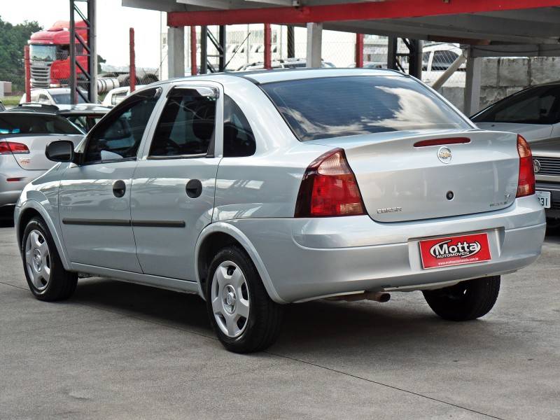 CHEVROLET - CORSA - 2009/2010 - Prata - R$ 31.800,00