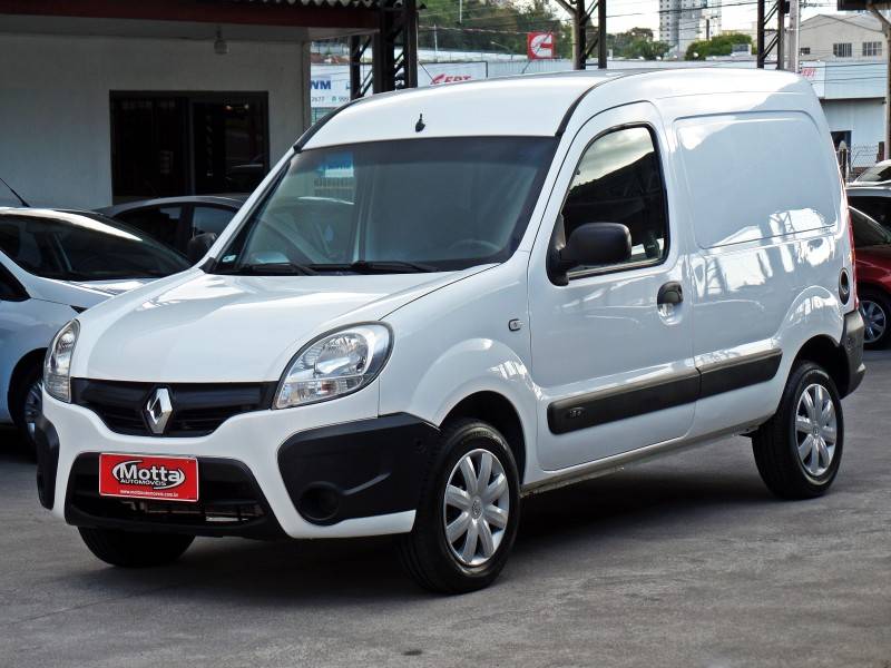 RENAULT - KANGOO - 2015/2016 - Branca - R$ 47.800,00