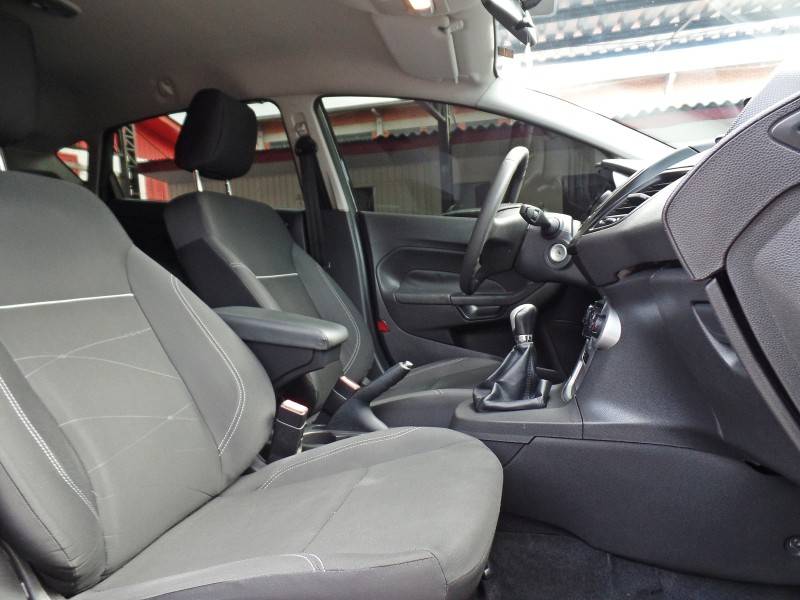 FORD - FIESTA - 2017/2017 - Preta - R$ 54.800,00