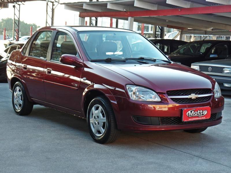 CHEVROLET - CLASSIC - 2010/2011 - Vermelha - R$ 28.800,00