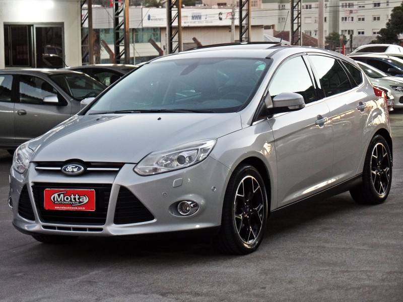 FORD - FOCUS - 2014/2015 - Prata - R$ 64.800,00