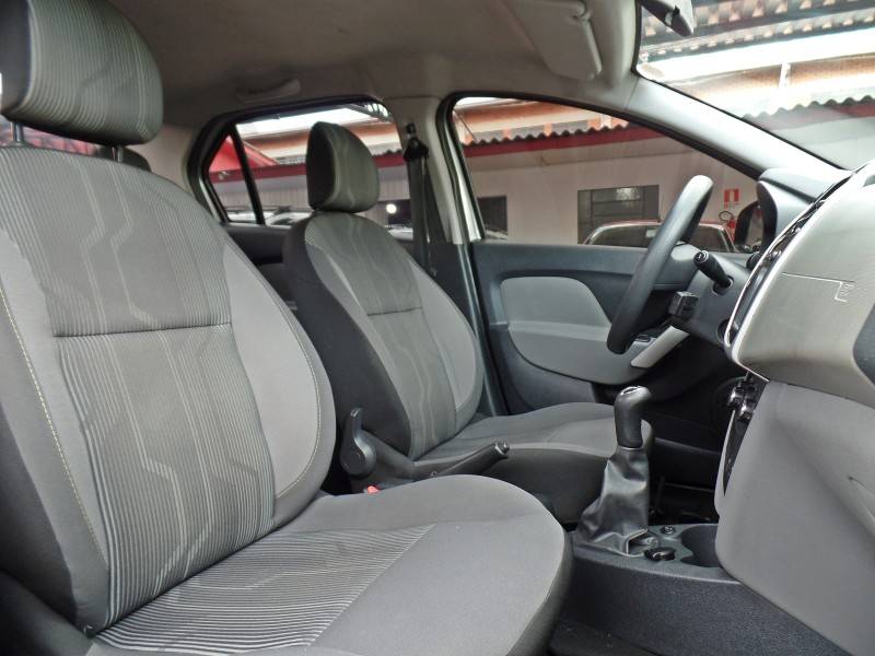 RENAULT - LOGAN - 2018/2019 - Prata - Sob Consulta