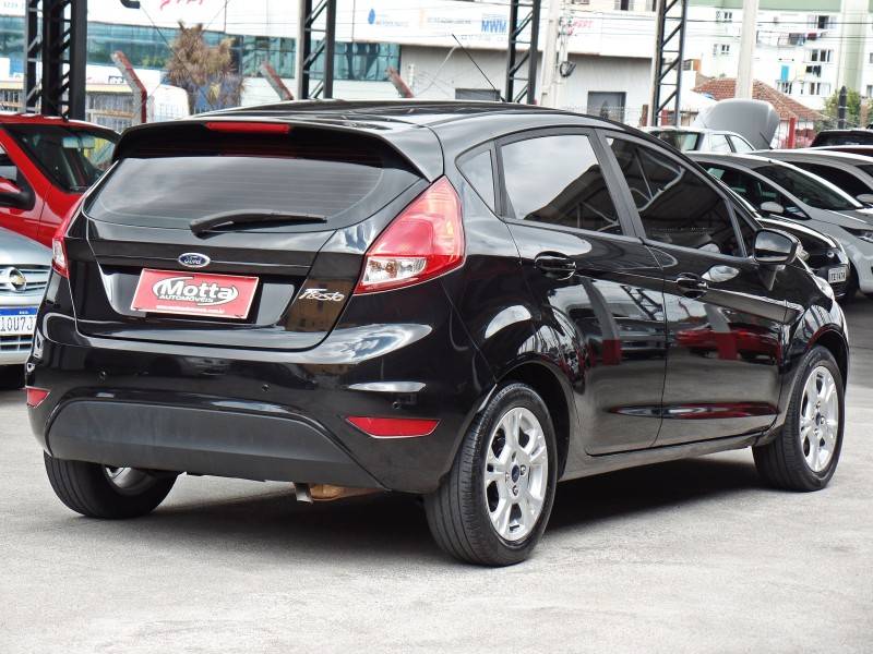 FORD - FIESTA - 2013/2014 - Preta - R$ 43.800,00
