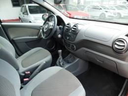 FIAT - PALIO - 2012/2013 - Vermelha - R$ 41.800,00