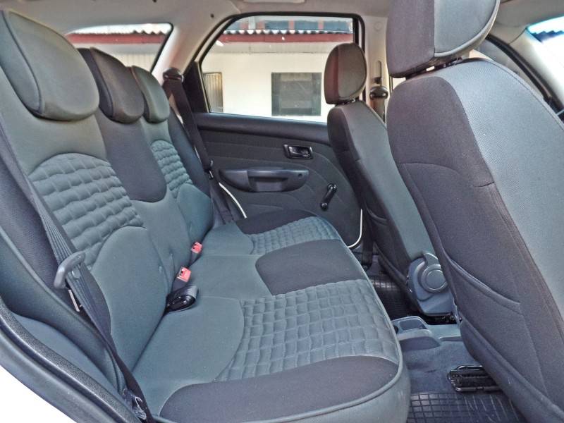 FIAT - PALIO - 2014/2015 - Branca - R$ 49.800,00