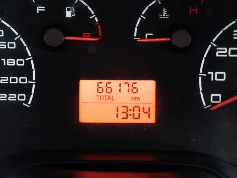 FIAT - PUNTO - 2011/2012 - Branca - R$ 39.800,00
