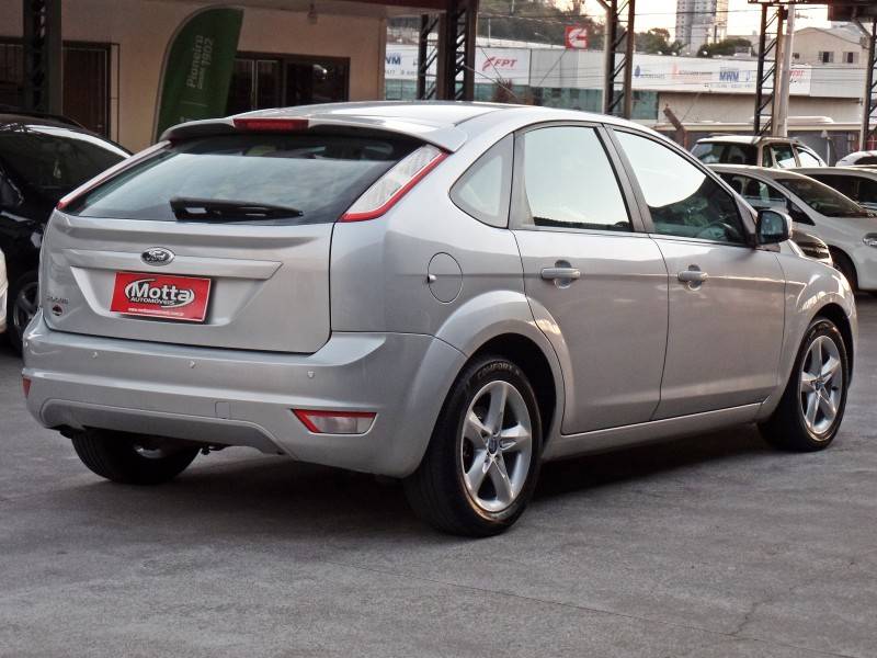 FORD - FOCUS - 2013/2013 - Prata - R$ 44.800,00