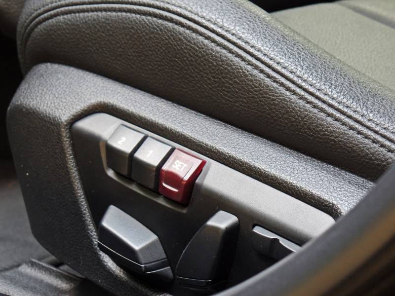 BMW - 328I - 2015/2015 - Cinza - R$ 135.800,00