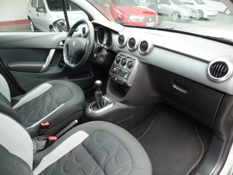 CITROËN - C3 - 2014/2014 - Prata - R$ 39.800,00