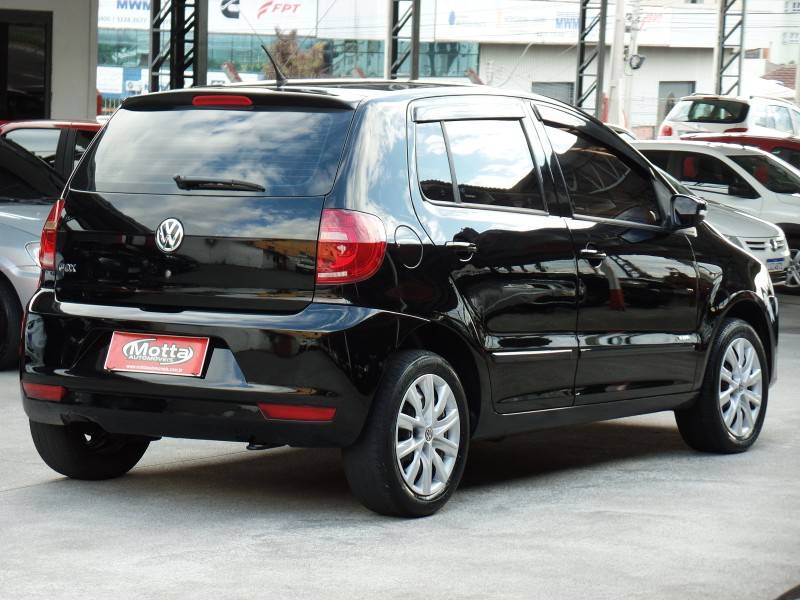 VOLKSWAGEN - FOX - 2009/2010 - Preta - R$ 29.800,00