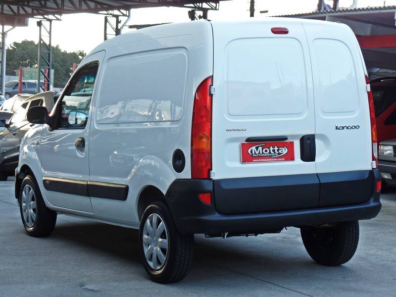 RENAULT - KANGOO - 2015/2016 - Branca - R$ 47.800,00