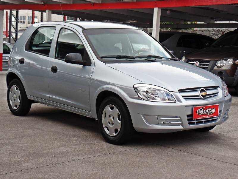 CHEVROLET - CELTA - 2010/2011 - Prata - R$ 29.800,00