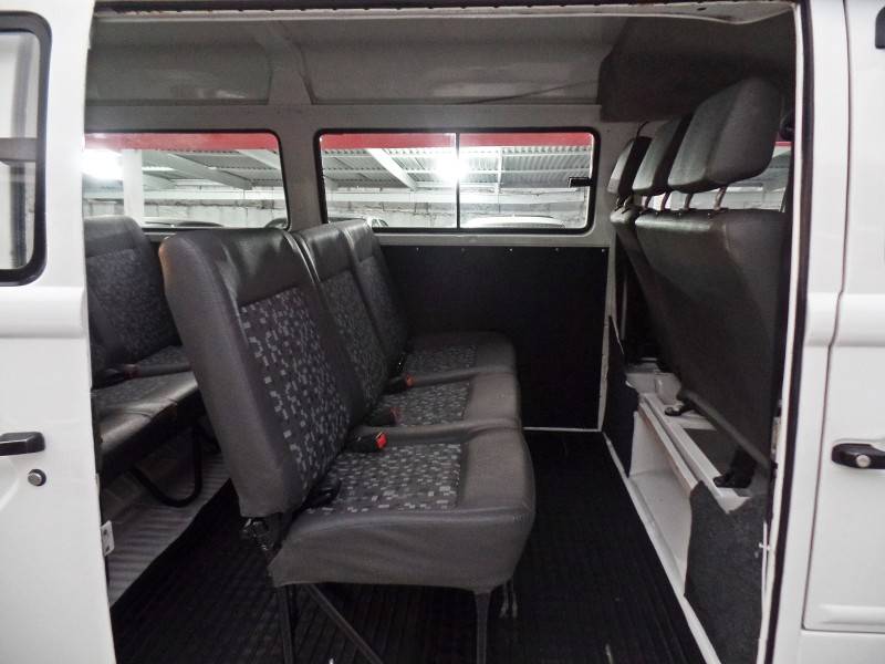 VOLKSWAGEN - KOMBI - 2011/2012 - Branca - R$ 52.800,00