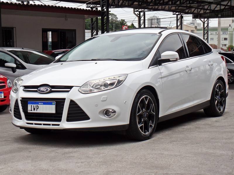 FORD - FOCUS - 2015/2015 - Branca - Sob Consulta
