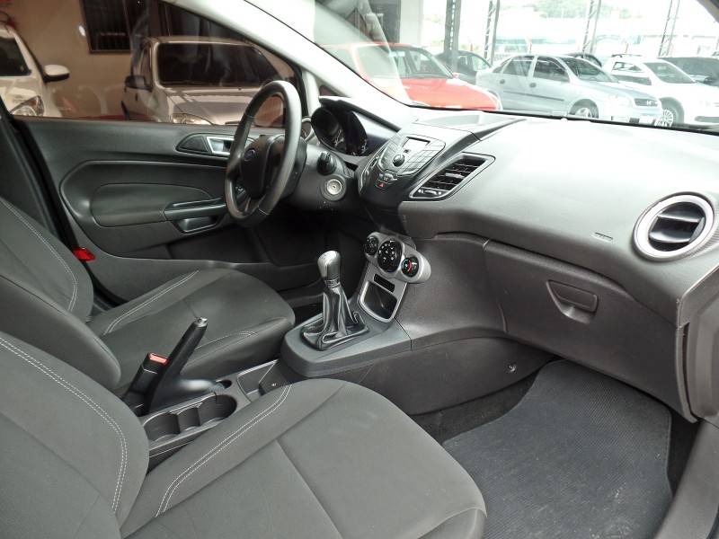 FORD - FIESTA - 2013/2014 - Preta - R$ 43.800,00