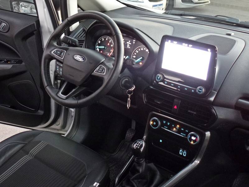 FORD - ECOSPORT - 2017/2018 - Prata - R$ 75.800,00