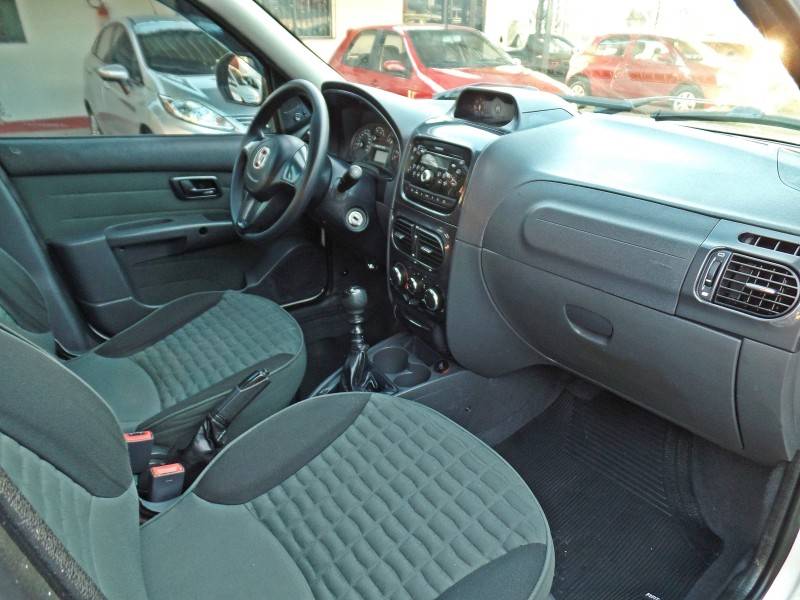 FIAT - PALIO - 2014/2015 - Branca - R$ 49.800,00