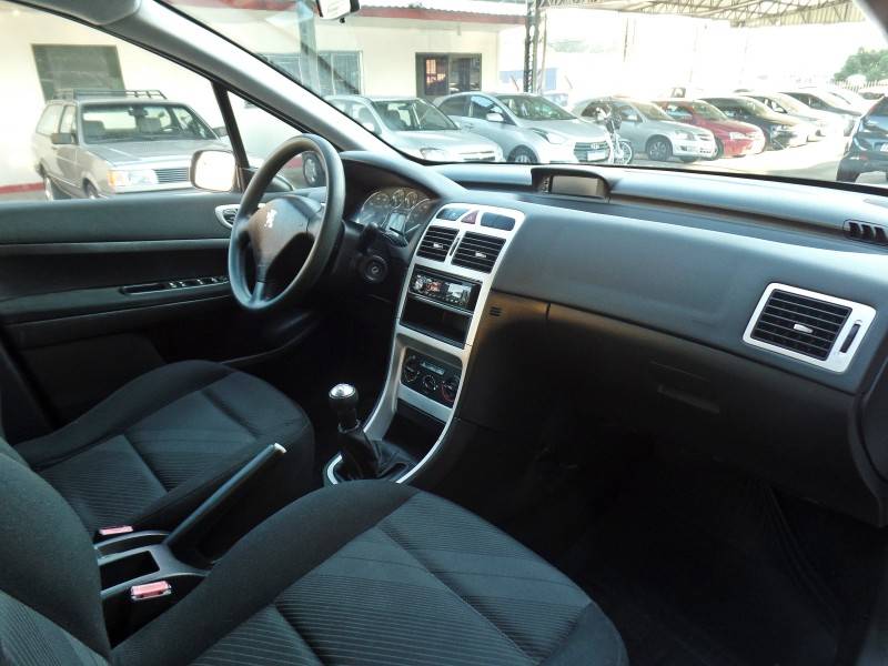PEUGEOT - 307 - 2011/2011 - Branca - R$ 29.900,00