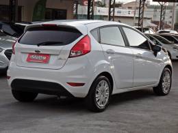 FORD - FIESTA - 2015/2016 - Branca - R$ 51.800,00