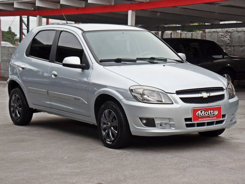 CHEVROLET - CELTA - 2011/2012 - Prata - R$ 31.800,00