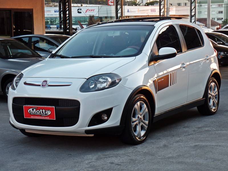 FIAT - PALIO - 2015/2015 - Branca - R$ 46.800,00