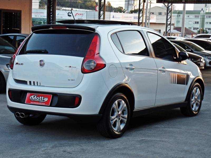 FIAT - PALIO - 2015/2015 - Branca - R$ 46.800,00