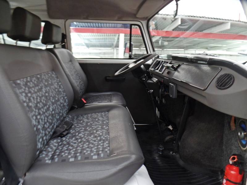 VOLKSWAGEN - KOMBI - 2011/2012 - Branca - R$ 52.800,00