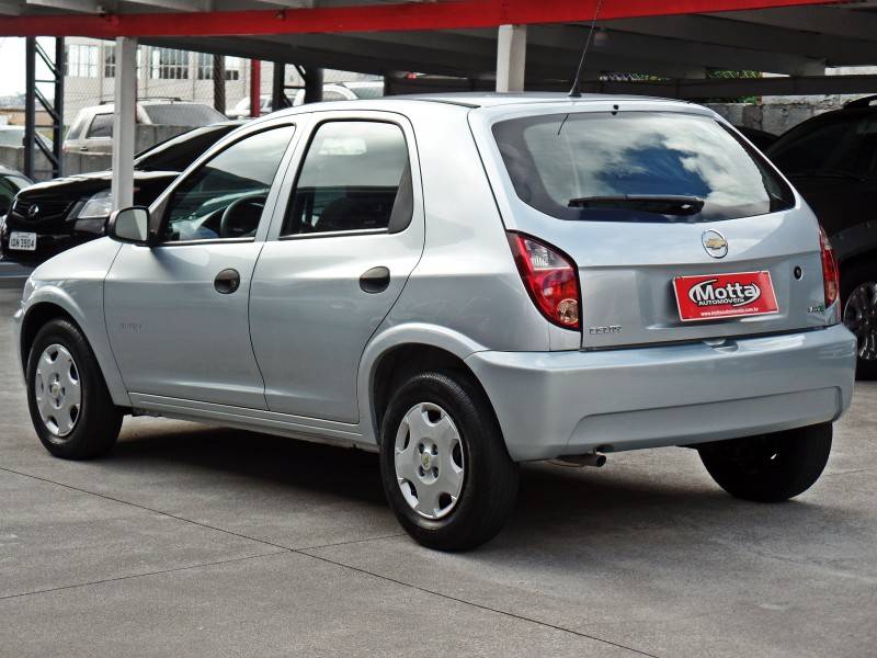 CHEVROLET - CELTA - 2010/2011 - Prata - R$ 29.800,00