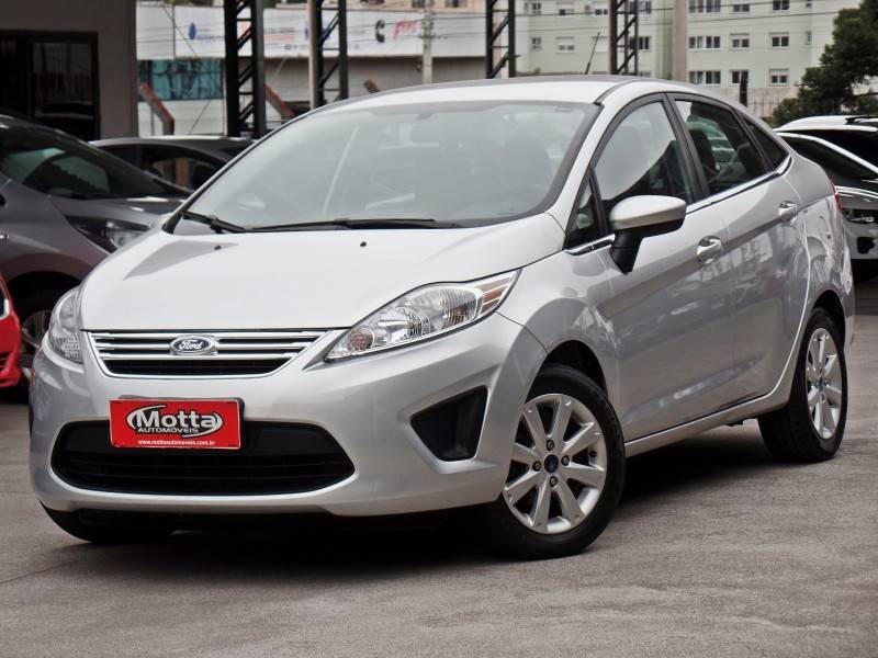 FORD - FIESTA - 2013/2013 - Prata - R$ 41.800,00