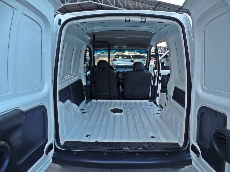 RENAULT - KANGOO - 2015/2016 - Branca - R$ 47.800,00