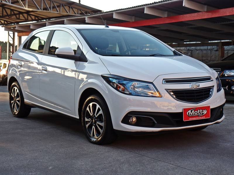 CHEVROLET - ONIX - 2015/2016 - Branca - R$ 54.800,00
