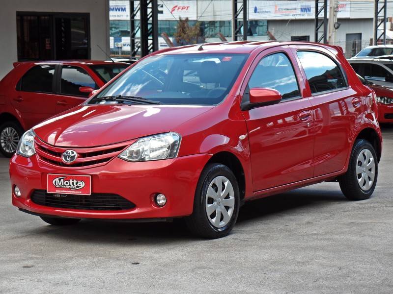 TOYOTA - ETIOS - 2014/2014 - Vermelha - Sob Consulta
